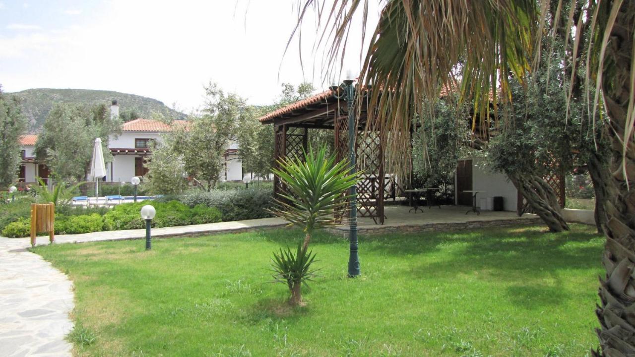 Razi Beach Hostal Lefokastro Exterior foto