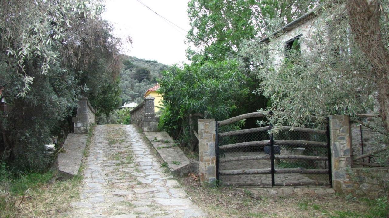 Razi Beach Hostal Lefokastro Exterior foto